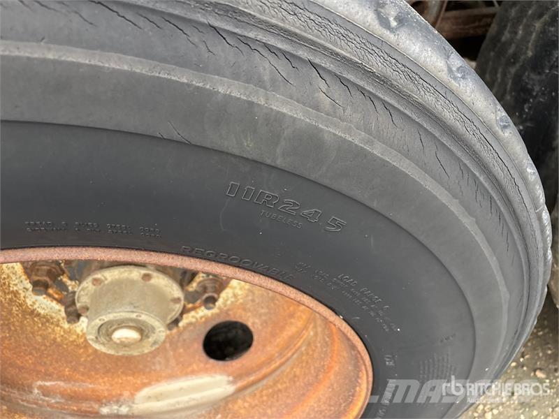 Castleton 38 ft T/A Grain Trailer Remorci pentru cereale / siloz