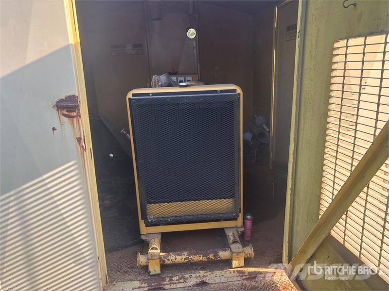 CAT 100 kW Skid-Mounted Generator Set 디젤 발전기