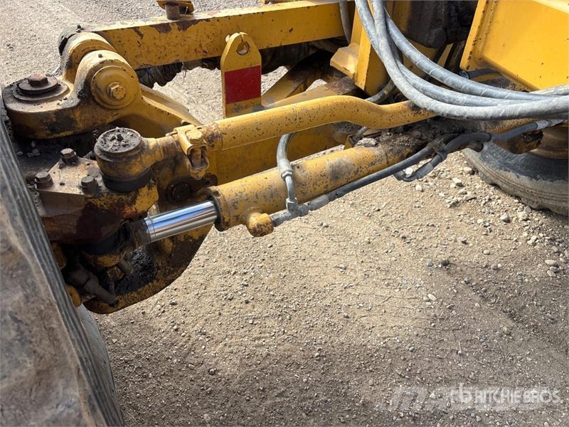 CAT 160M VHP Plus معدات تمهيد الطرق