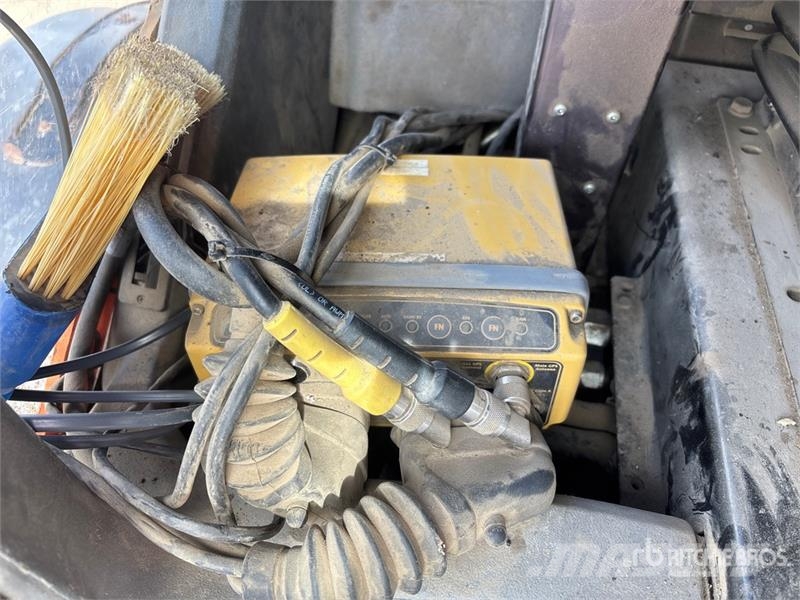 CAT 160M VHP Plus معدات تمهيد الطرق