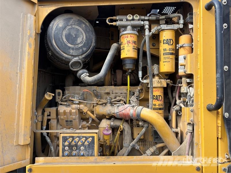 CAT 160M VHP Plus معدات تمهيد الطرق