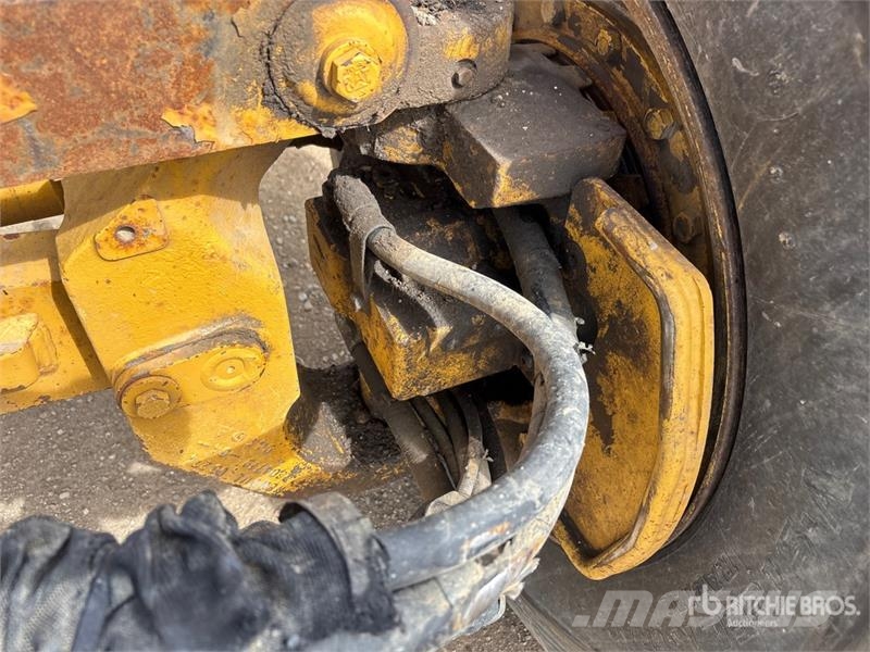 CAT 160M VHP Plus معدات تمهيد الطرق