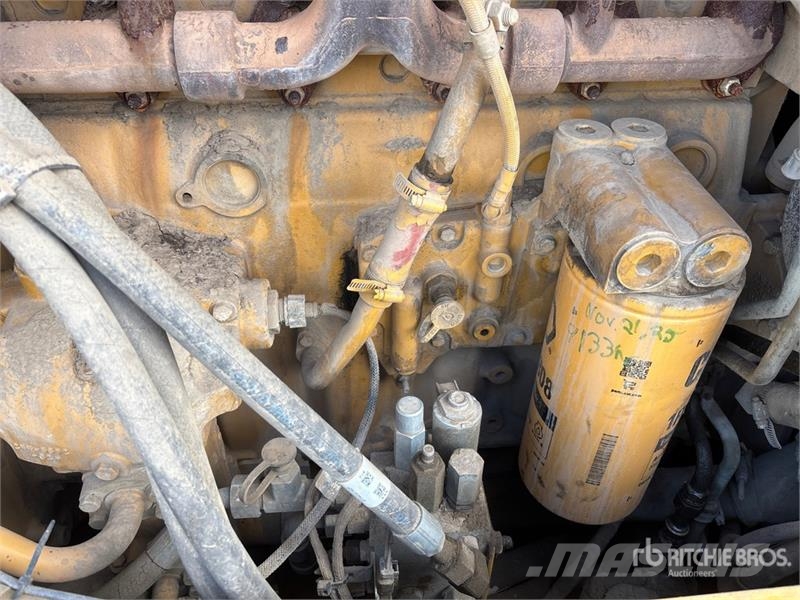 CAT 160M VHP Plus معدات تمهيد الطرق