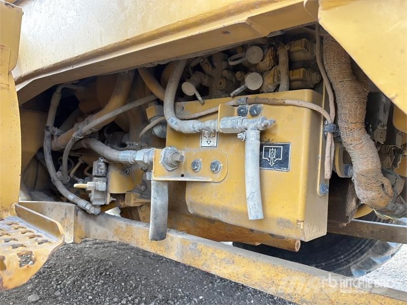 CAT 160M VHP Plus معدات تمهيد الطرق