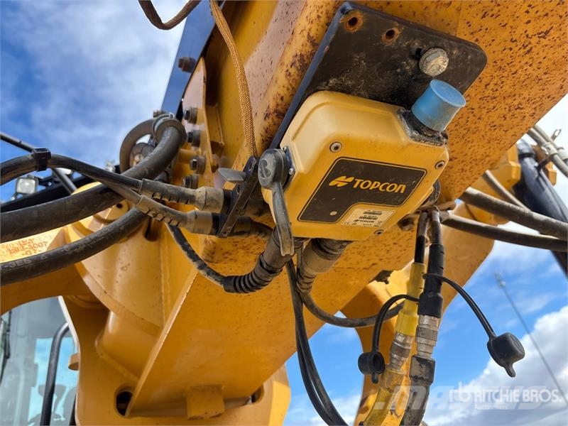 CAT 160M VHP Plus معدات تمهيد الطرق