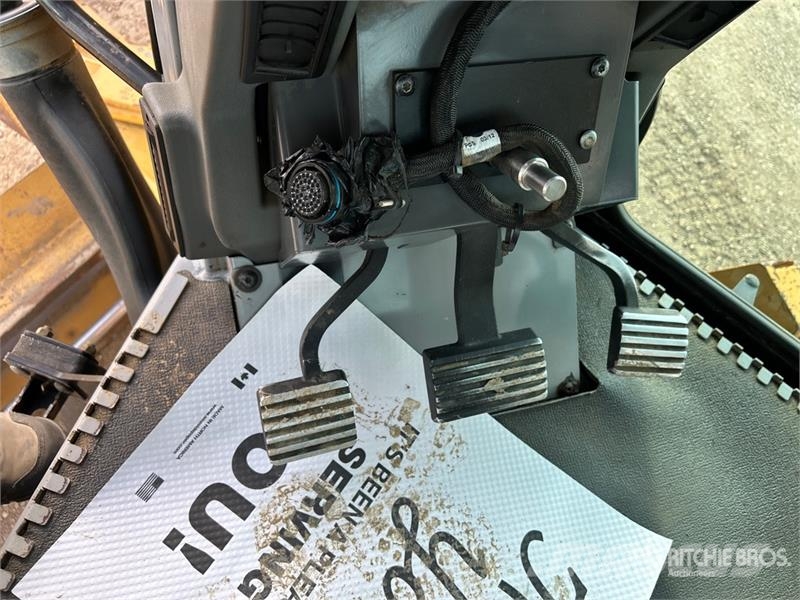 CAT 160M VHP Plus Грейдеры