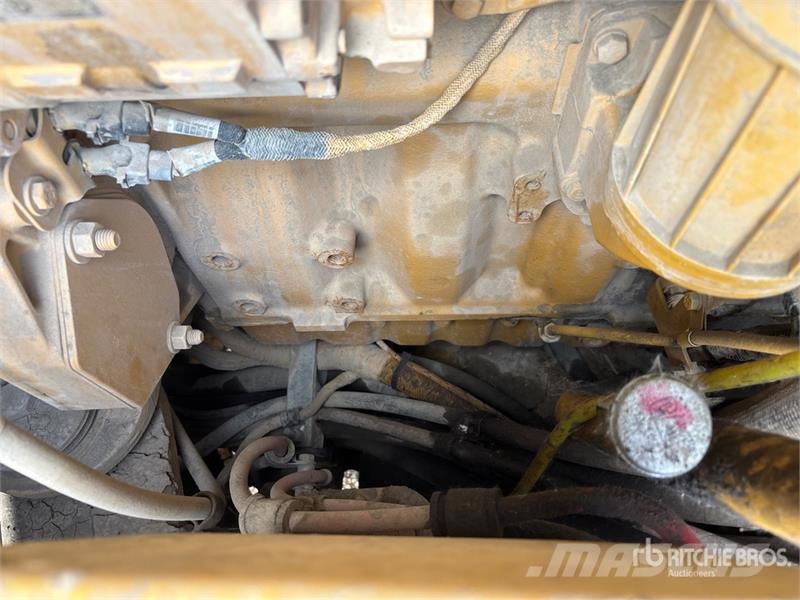 CAT 160M VHP Plus معدات تمهيد الطرق