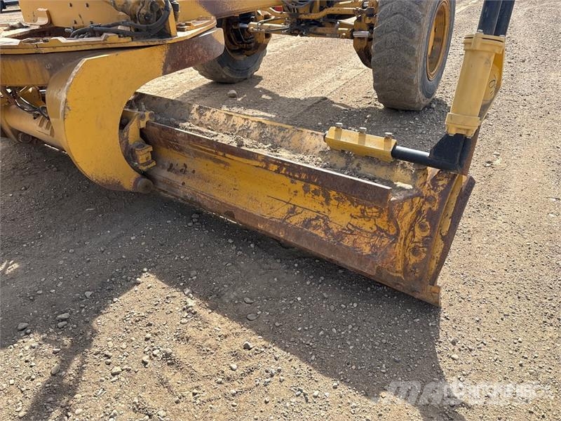 CAT 160M VHP Plus معدات تمهيد الطرق