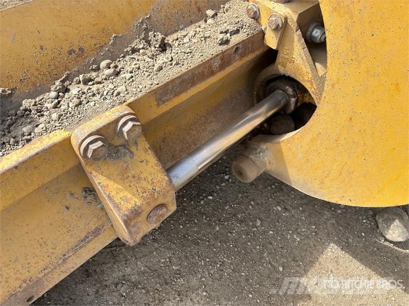 CAT 160M VHP Plus معدات تمهيد الطرق