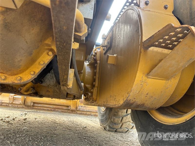 CAT 160M VHP Plus معدات تمهيد الطرق