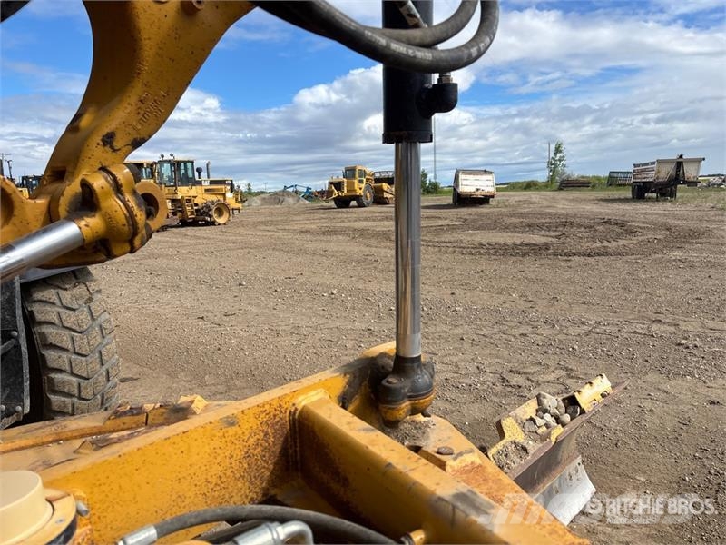 CAT 160M VHP Plus معدات تمهيد الطرق