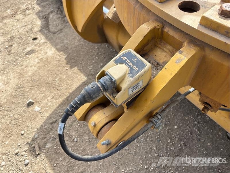 CAT 160M VHP Plus معدات تمهيد الطرق