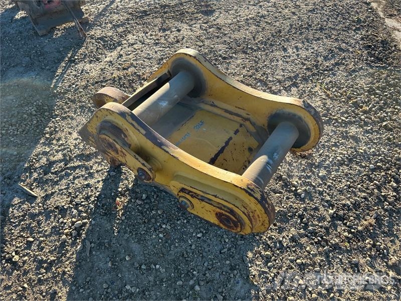 CAT 22 in Pin Grabber Excavator Coupler - Fits 300 Ser Schnellwechsler