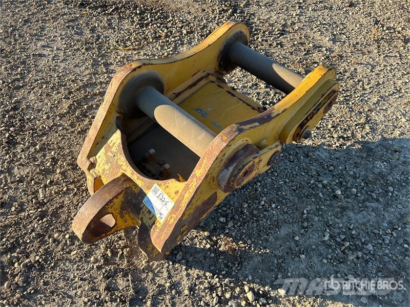 CAT 22 in Pin Grabber Excavator Coupler - Fits 300 Ser Schnellwechsler