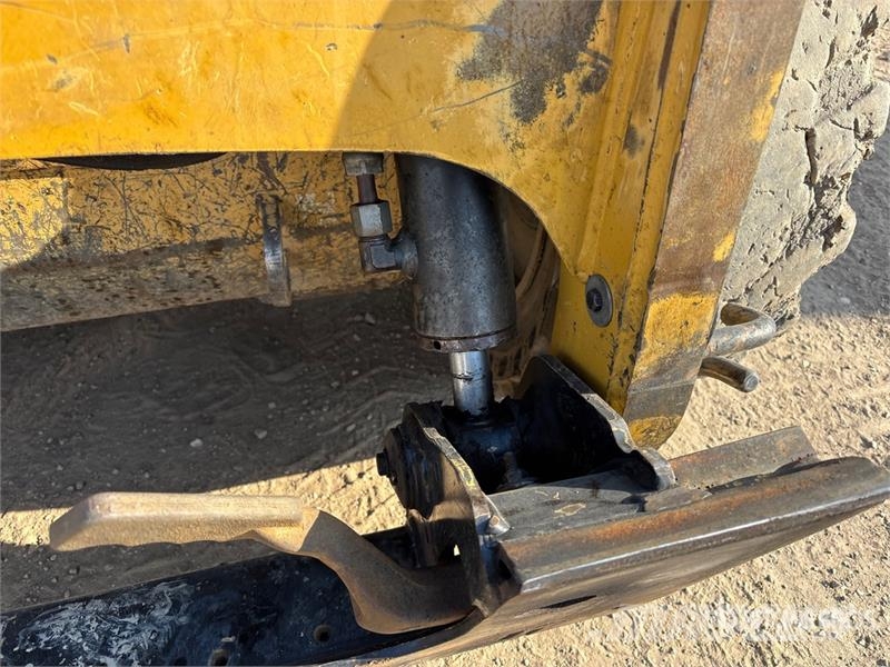 CAT 226 Skid steer loaders