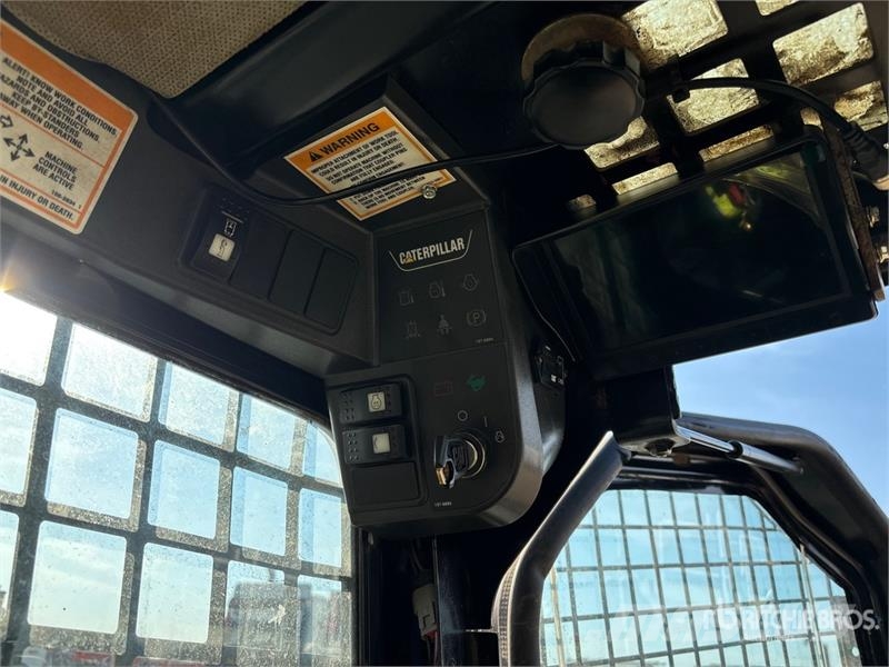 CAT 226 Skid steer loaders