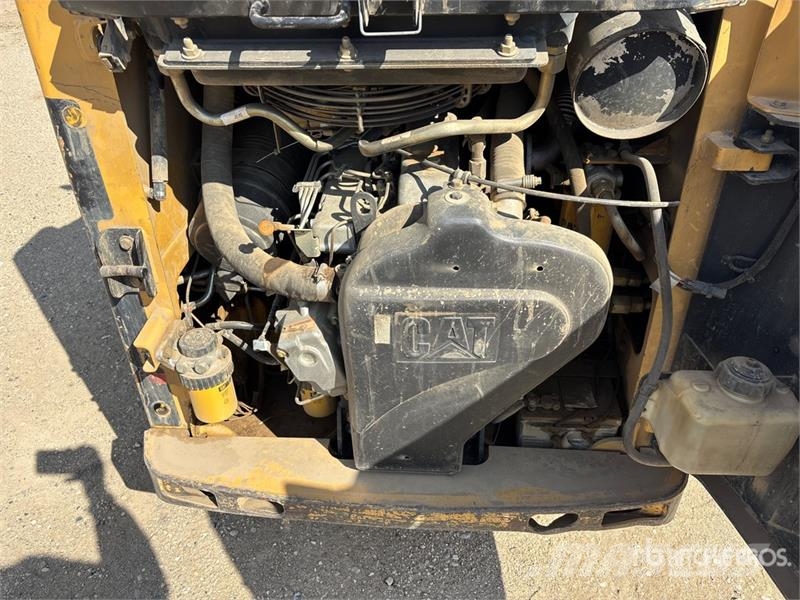 CAT 226 Šmykom riadené nakladače