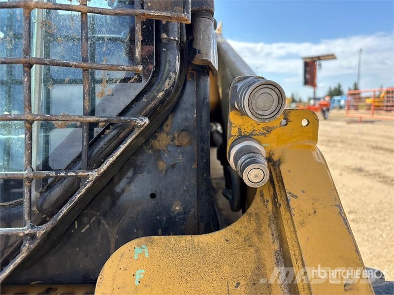CAT 226 Šmykom riadené nakladače