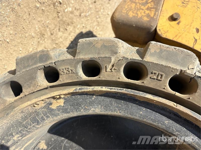 CAT 226 Šmykom riadené nakladače