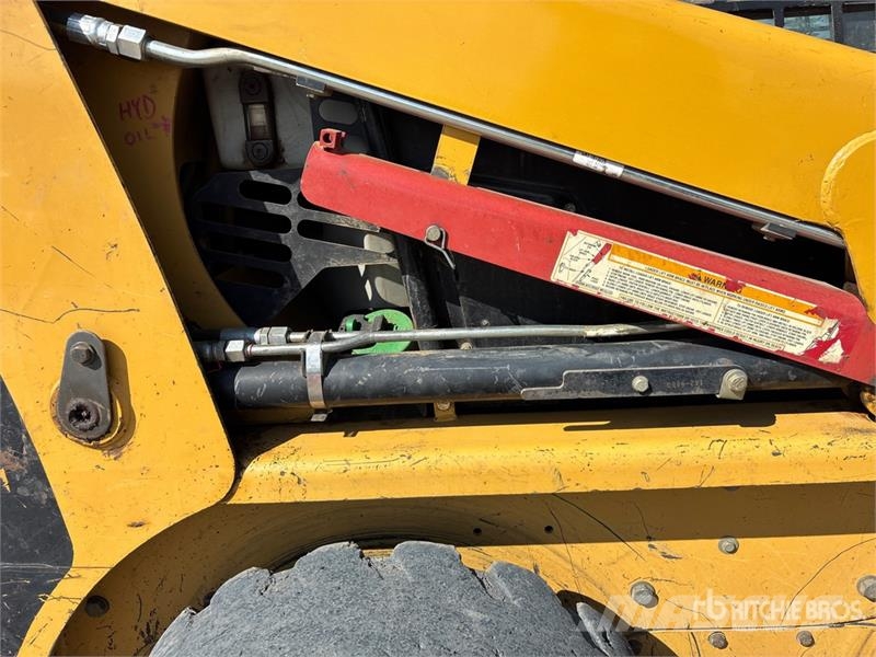 CAT 226 Šmykom riadené nakladače