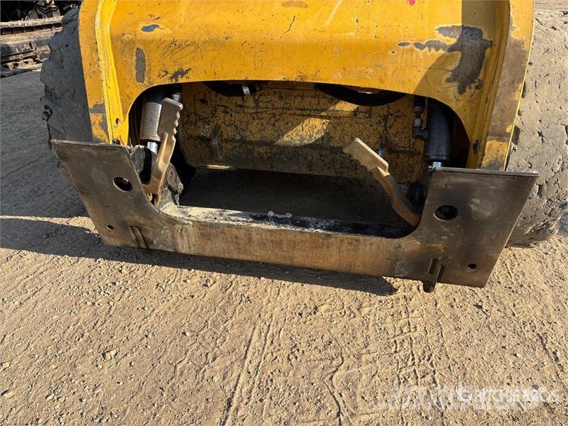 CAT 226 Skid steer loaders