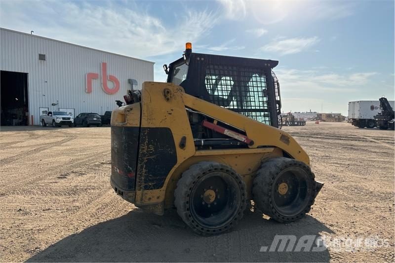 CAT 226 Skid steer loaders