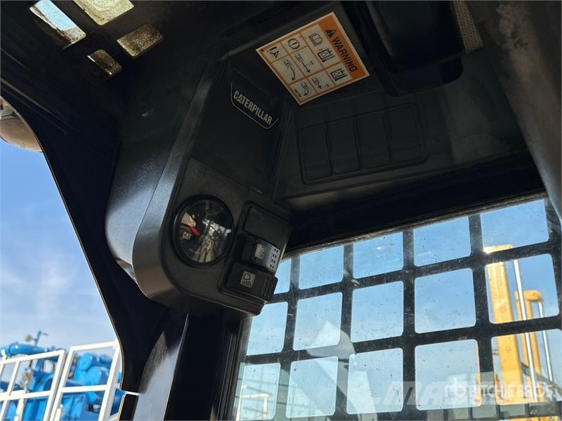CAT 226 Skid steer loaders