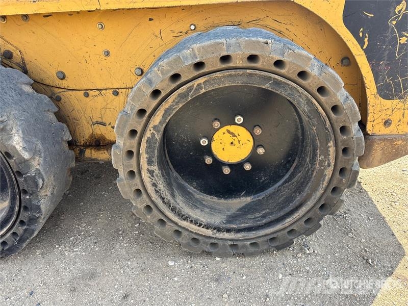 CAT 226 Šmykom riadené nakladače