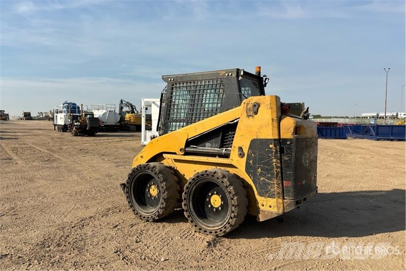 CAT 226 Skid steer loaders