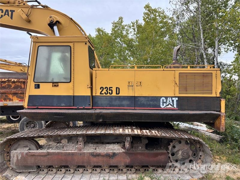 CAT 235D Paletli ekskavatörler