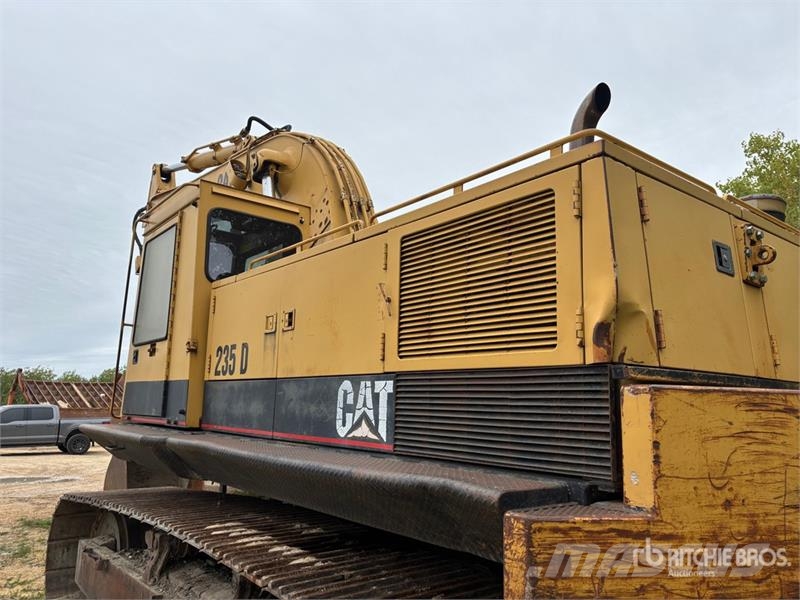 CAT 235D Paletli ekskavatörler
