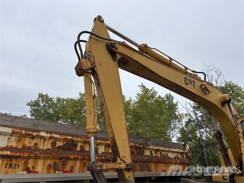 CAT 235D Paletli ekskavatörler