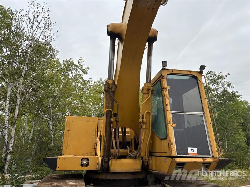 CAT 235D Paletli ekskavatörler