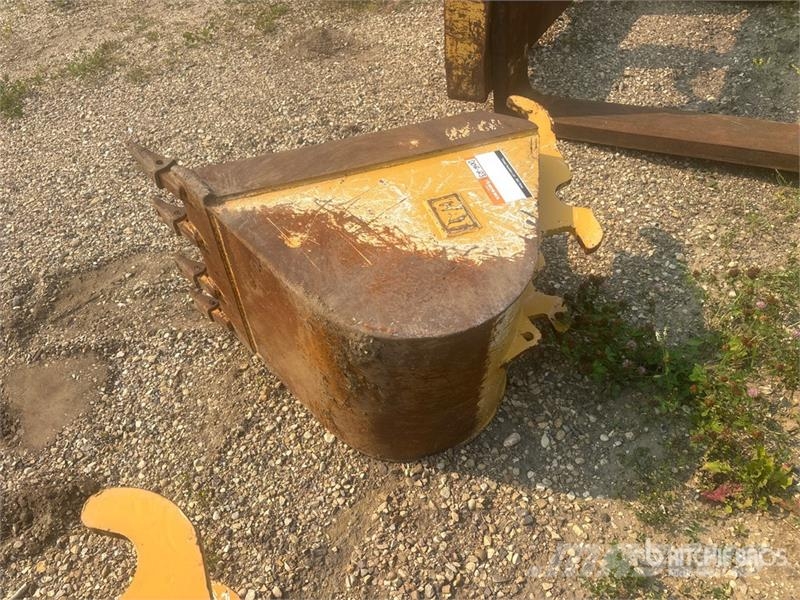 CAT 24 in Q/C Digging Backhoe Rear Bucket - Fits Cat 1 Godet
