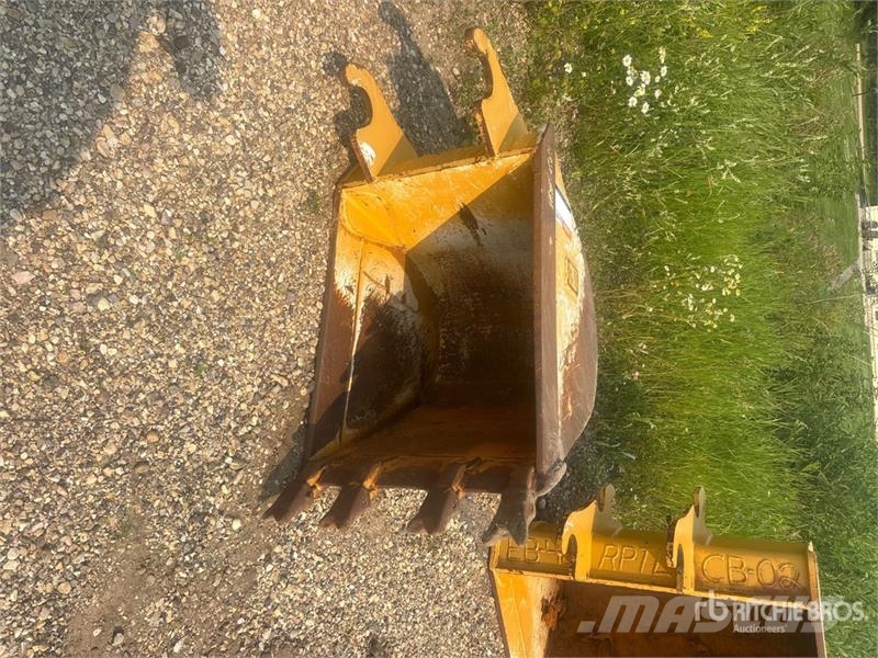 CAT 24 in Q/C Digging Backhoe Rear Bucket - Fits Cat 1 Godet