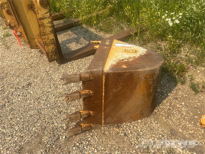 CAT 24 in Q/C Digging Backhoe Rear Bucket - Fits Cat 1 Godet
