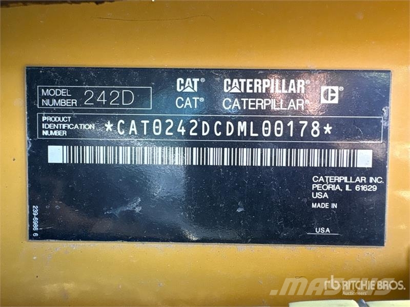 CAT 242D Kompaktlader