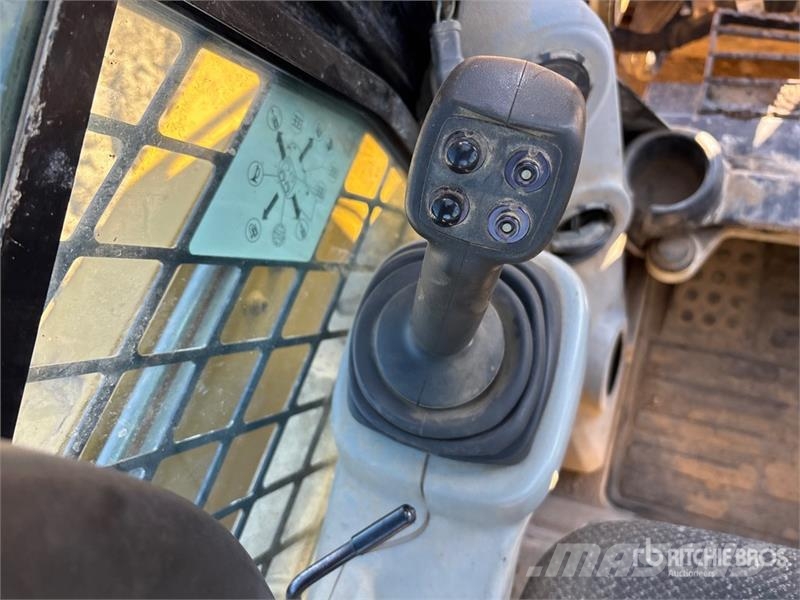 CAT 246C لوادر انزلاقية التوجيه