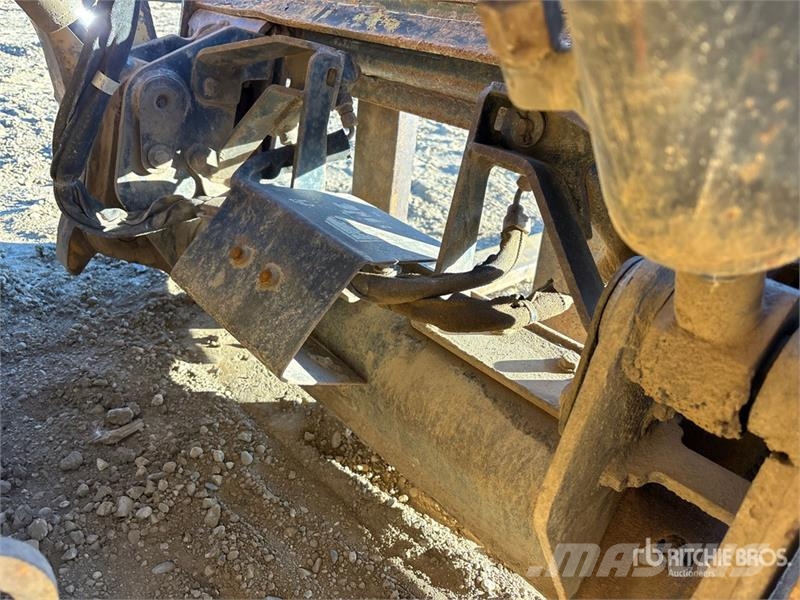 CAT 246C Kompaktrakodók
