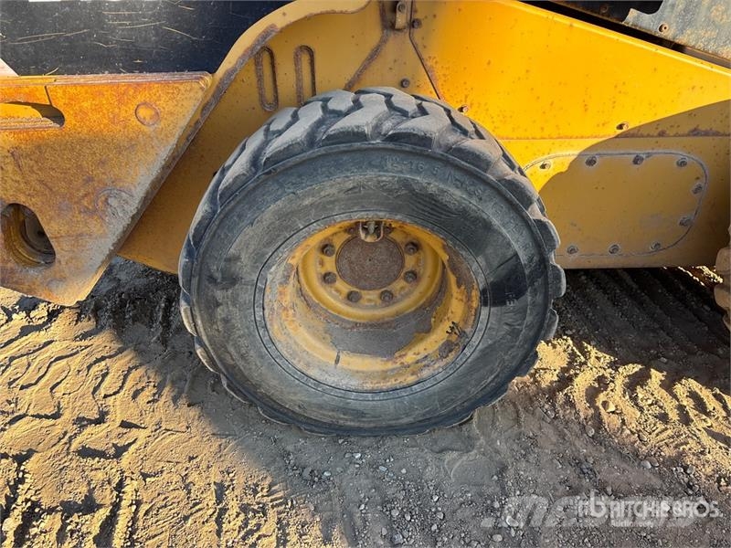 CAT 246C Kompaktrakodók