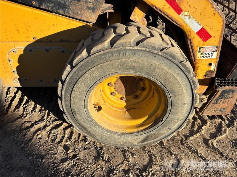 CAT 246C Kompaktrakodók