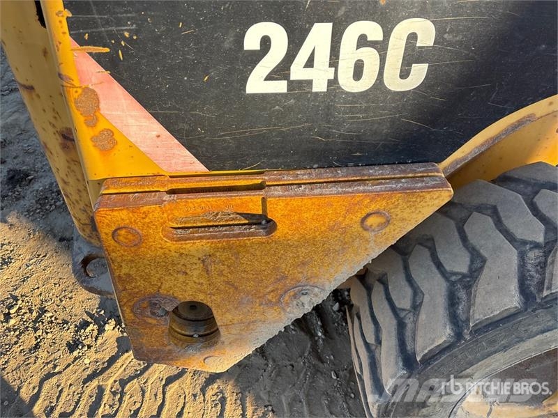 CAT 246C Kompaktrakodók