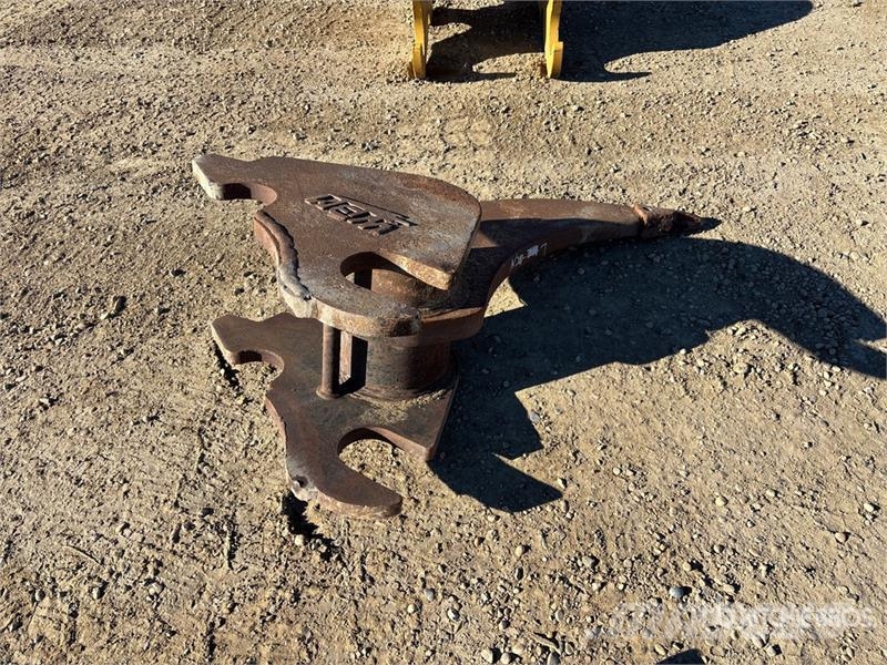 CAT 250 Series 38 in Q/C Excavator Ripper - Fits WMB 2 Skarifikatori