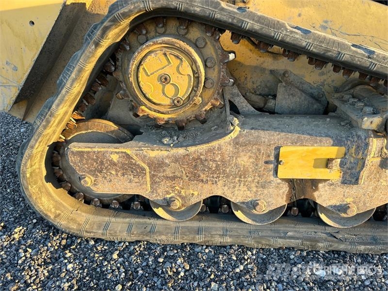CAT 259D Lietoti riteņu kompaktiekrāvēji