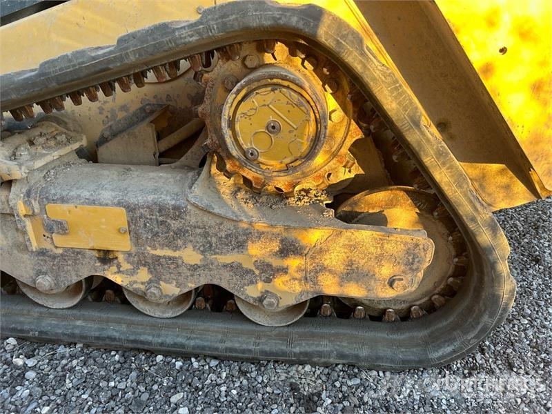 CAT 259D Lietoti riteņu kompaktiekrāvēji