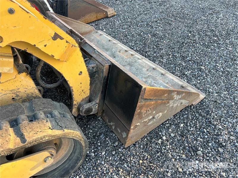 CAT 259D Lietoti riteņu kompaktiekrāvēji