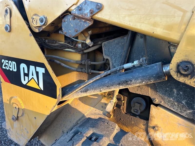 CAT 259D Lietoti riteņu kompaktiekrāvēji