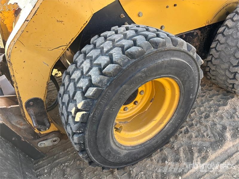 CAT 262B Skid steer loaders