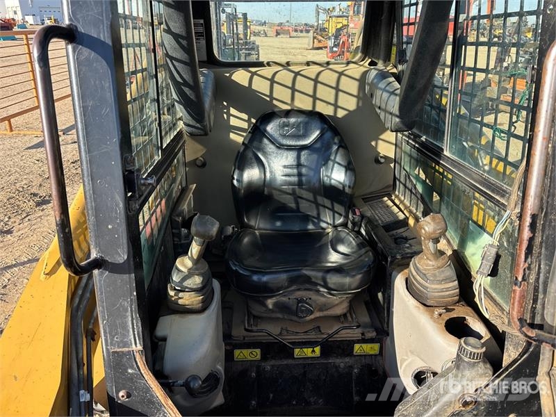 CAT 262B Skid steer loaders