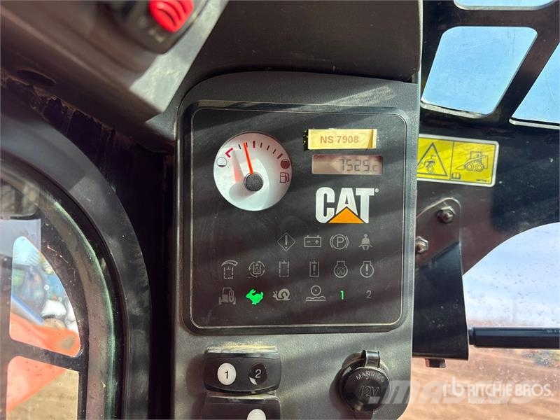 CAT 262C لوادر انزلاقية التوجيه